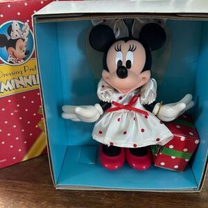 New in box Disney Mattel Dressing Pretty Minnie Mouse 6" Vinyl Doll VINTAGE 1998
